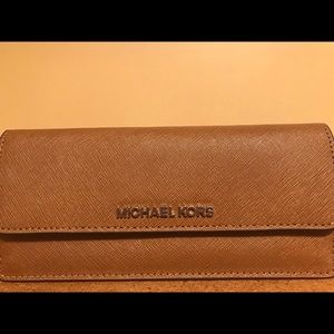Michael Kors tan wallet